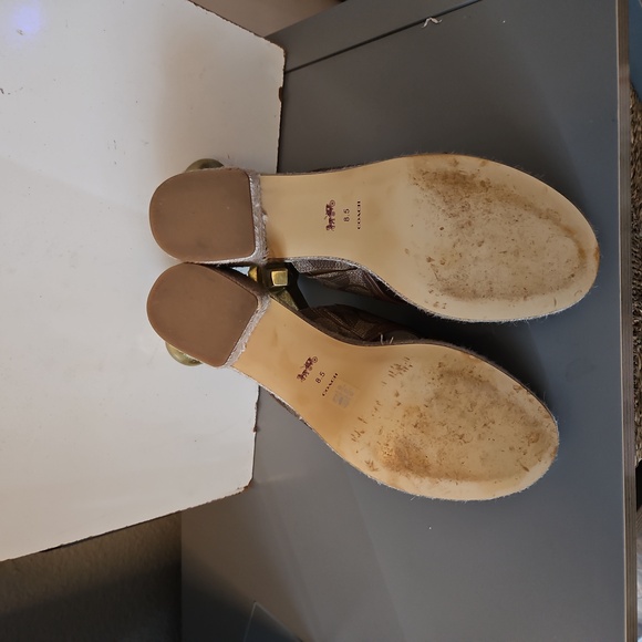 Coach Monogram Heel - Picture 3 of 4